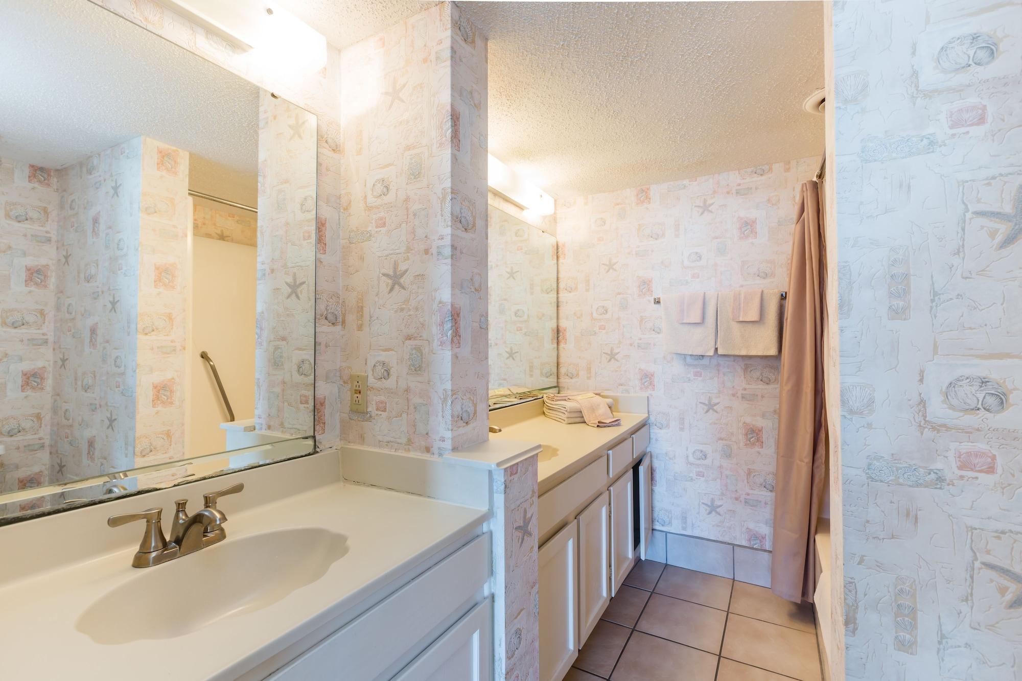 Ocean Towers Resort Atlantic Beach 외부 사진